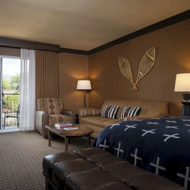 Room, King Bed, Creek Side, Sofa، Wayfinder Bishop 4/6