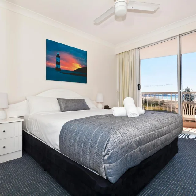 2 Bedrooms, Superior, Apartment, Ocean View, Meridian Tower Apartments 4/10