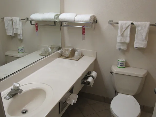 غرفة بسريرين كوين، Econo Lodge Carlisle Central 8/9