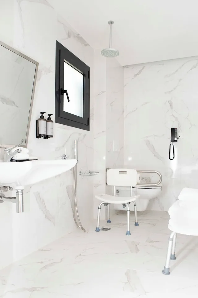 غرفة قياسية بسريرين منفصلين لذوي الإعاقة، Luwian Athens Boutique Hotel 4/4