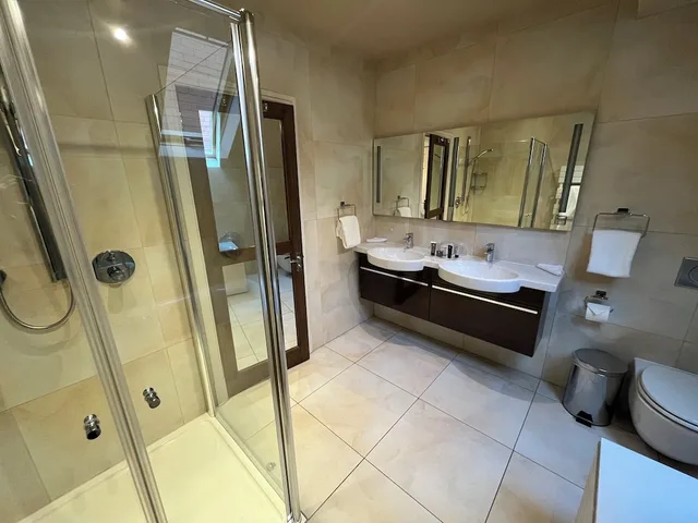 جناح استوديو فاخر بسرير كينج، Lindeth Howe Hotel 2/2