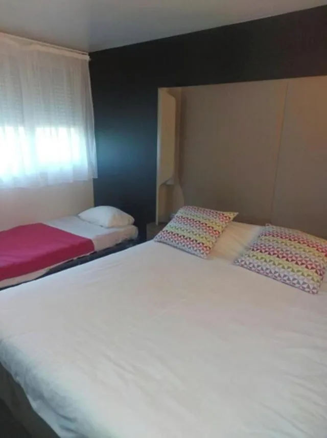 غرفة جونيور بسرير مزدوج، Hotel Campanile Clermont Ferrand Sud - Aubiere 1/7