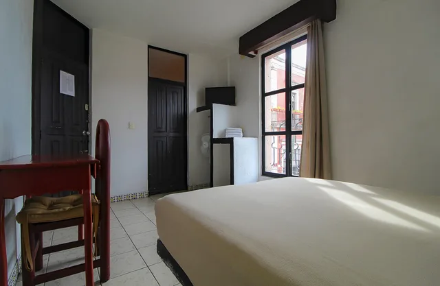 غرفة قياسية مفردة بسرير مزدوج، Plaza Morelia 3/7