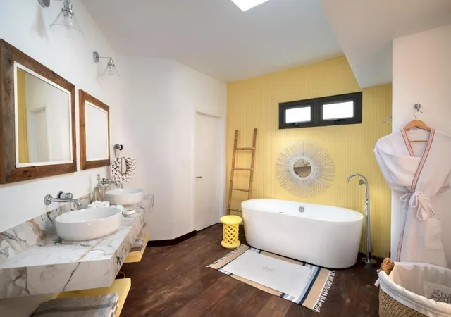 فيلا حصرية بإطلالة على البحر بشرفة، La Maison D'ete 3/3