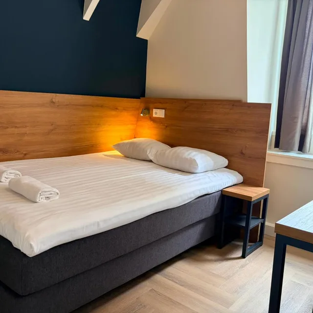 غرفة بسرير مزدوج، Continental Hotel 3/10