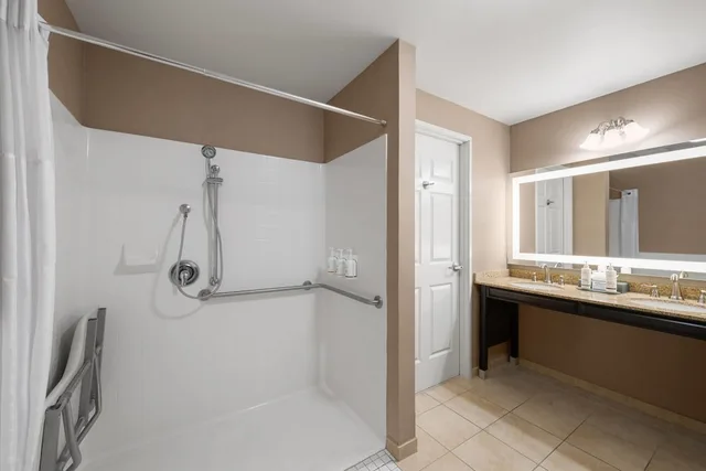 غرفة تنفيذية بسرير كينج لذوي الإعاقة، La Quinta Inn And Suites By Wyndham Paso Robles 5/5