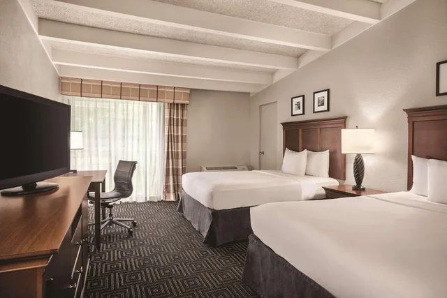 غرفة بسريرين كوين لذوي الإعاقة، Country Inn and Suites By Radisson Woodbury MN 1/1