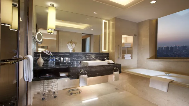 1 Bedroom, Suite, King Bed, Dining Area، Crowne Plaza Xian 7/7