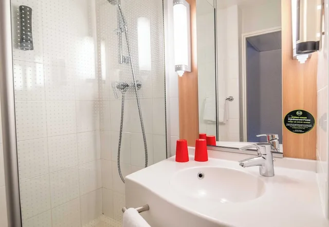 غرفة قياسية بسرير مزدوج، B&B Hotel Limoges 3 3/4