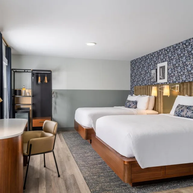جناح، The Darwin Hotel 2/10