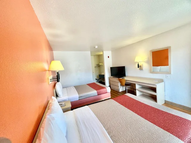 غرفة رباعية، Motel6 Bellflower, CA - Los Angeles 5/10