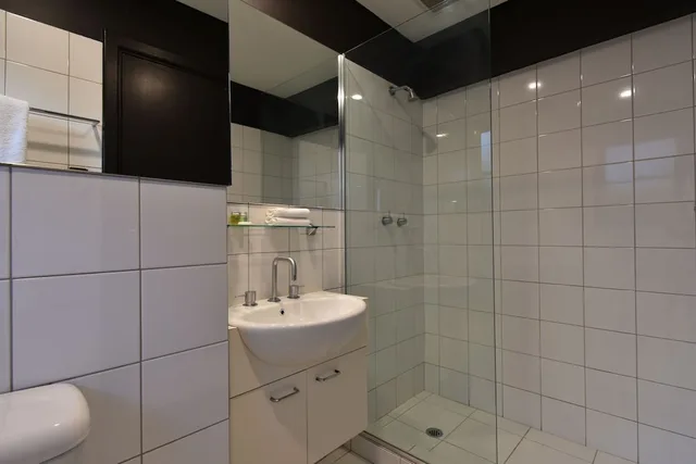 1 Bedroom, Suite, King Bed, Sofa, Riverview On Mount Street 1/3