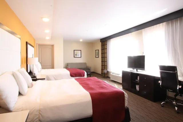 غرفة بسريرين مزدوجين، Ramada By Wyndham Culver City 3/5