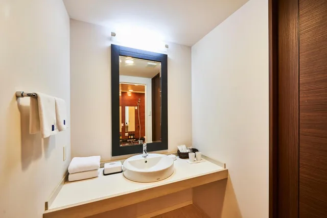 Tower, Standard, Twin Beds, Sea View, Terrace، Hotel Breezebay Marina 4/4
