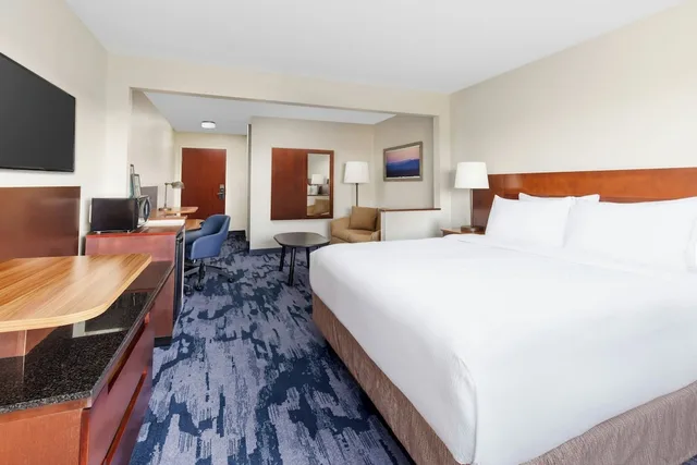استوديو بسرير كينج مع أريكة، Fairfield Inn By Marriott Philadelphia Airport 1/4