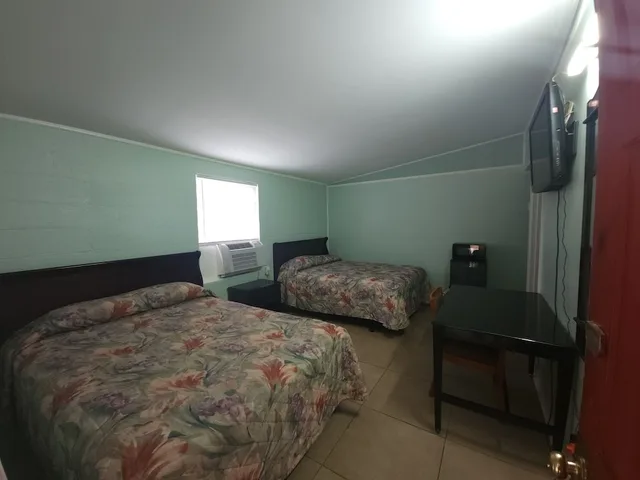 2 Full Beds Non-Smoking، Bama Motel Mobile I-65 & US-90 1/10
