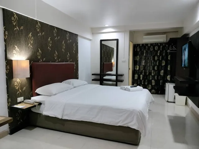 Basic, Queen Bed, Synsiri 3 Ladprao 83 1/2