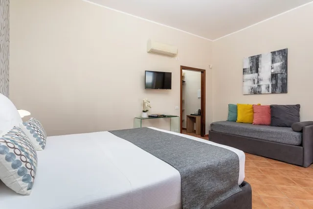 Cedro, Deluxe, Quadruple, 1 Queen and 1 Single Bed, Murphy Bed, Accessible، Feudogrande Agriturismo 2/5