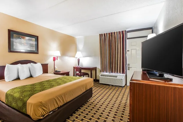 غرفة بسرير كوين لذوي الإعاقة، Econo Lodge Savannah Midtown 2/5
