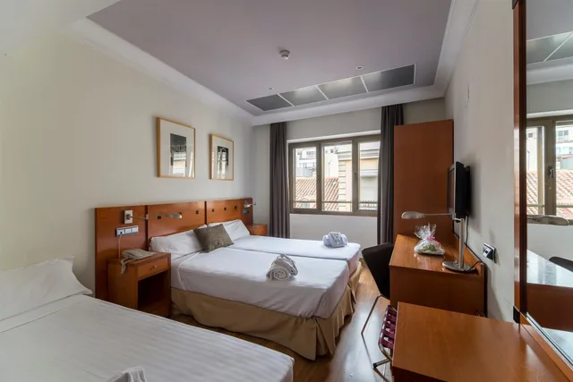 Room, Triple, Petit Palace Cliper Gran Via 5/10