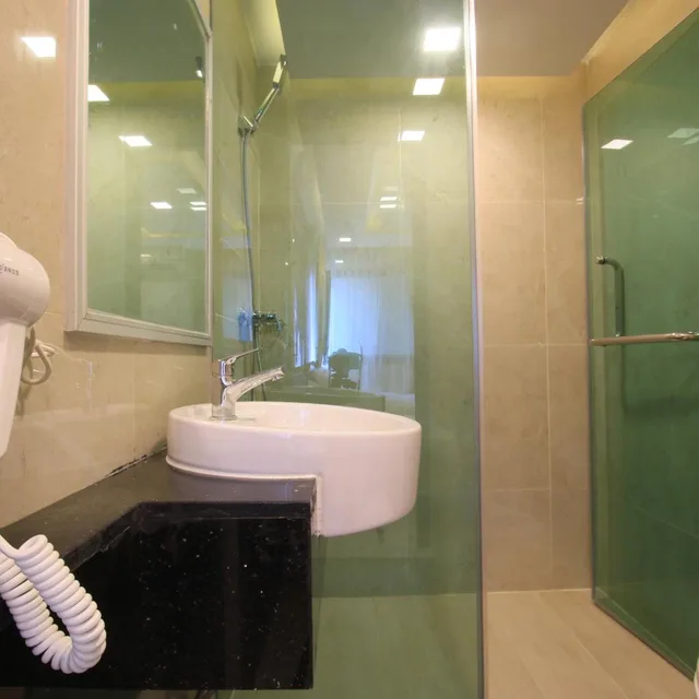 غرفة سوبيريور بسرير كينج، Pratunam Atrium Hotel 6/6