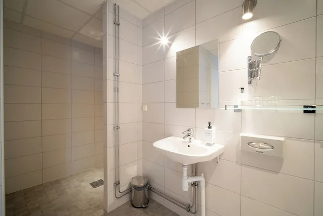 جناح بسرير كينج مع أريكة، Injoy Premium Solna 7/10
