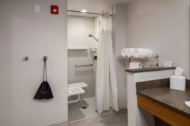 غرفة بسرير كينج، Fairfield Inn Suites Little Rock Airport 4/9
