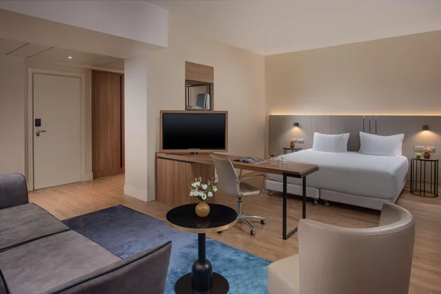 جناح جونيور بسرير كوين، Nh Trieste Hotel 3/4