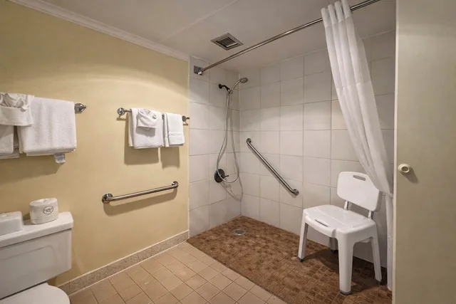 1 Queen Bed - Mobil Access Tub Nsmk Micfridg، Motel6 Rawlins, WY 7/7