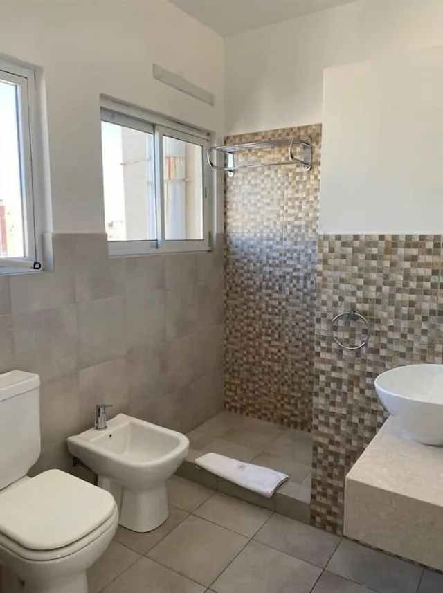 غرفة بريميوم ثلاثية بسرير مزدوج وسرير فردي، Hotel Lyon 4/6