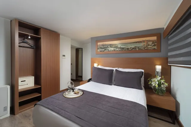 Adjoining, 2 Rooms, Standard, Double and Twin Beds، Orka Royal Hotel 8/10