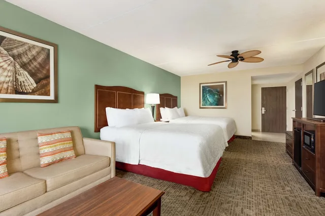Standard, 2 Queen Beds, Ocean Front, Sofa، Hampton Inn & Suites Outer Banks Corolla 1/3
