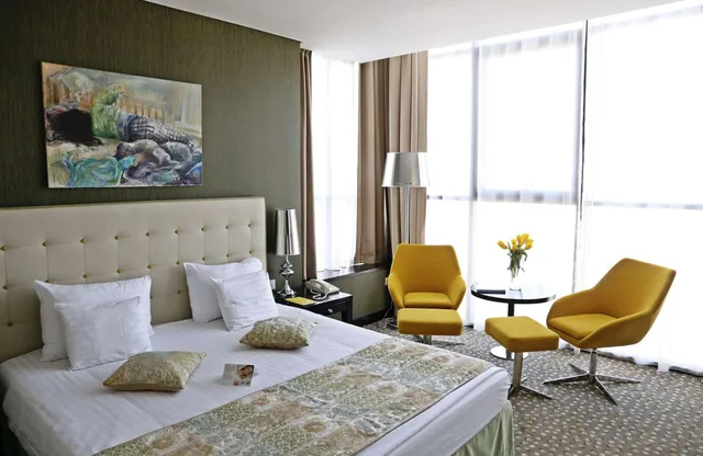 غرفة ديلوكس ثلاثية بثلاثة أسرّة، Leonardo Hotel Bucharest City Center (ex Golden Tulip Victoria) 7/10