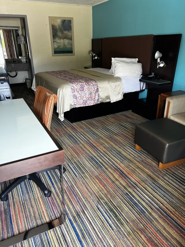 غرفة بزنس بسرير كينج، Discovery Inn Lafayette Airport I-10 3/9