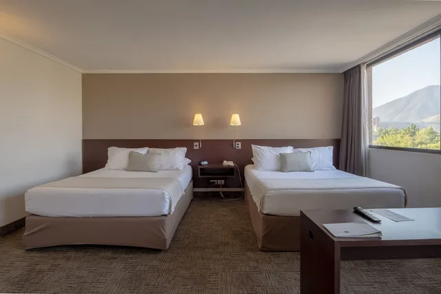 Standard, 2 Queen Beds, Cathedral View، Hotel Director Vitacura 1/8