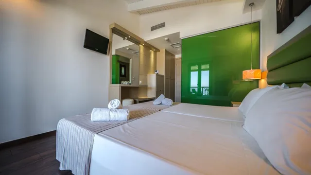 غرفة ثلاثية بانورامية بإطلالة على البحر، Forest Park Hotel 8/10