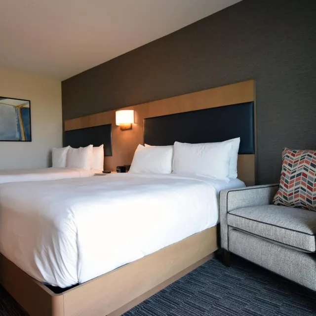 غرفة بسريرين كوين، Legacy Hotel At Img Academy 2/4