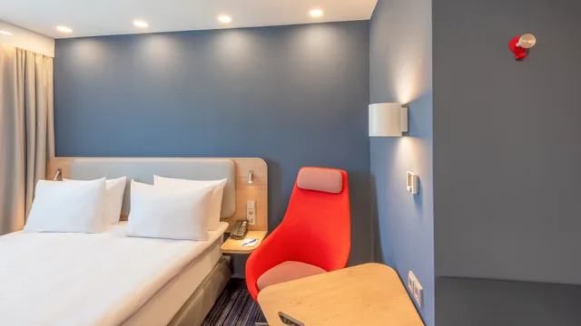 غرفة قياسية بسرير كوين، Holiday Inn Express Hamburg South A7/As42 by IHG 5/9
