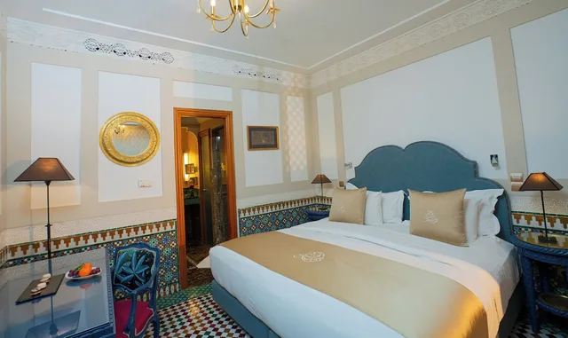Classic, Queen Bed, Palais Faraj Suites And Spa 2/2