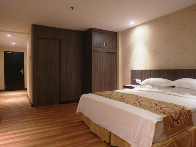 Junior Suite, Mandarin Hotel 4/10