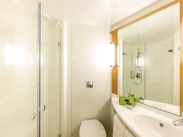 غرفة قياسية بسريرين منفصلين، ibis Lugano Paradiso 4/5