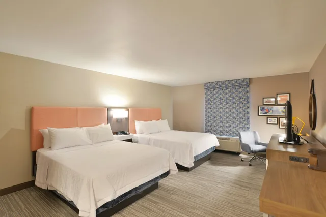 غرفة بسريرين كوين لذوي الإعاقة، Hampton Inn & Suites Menomonie-UW Stout 1/2