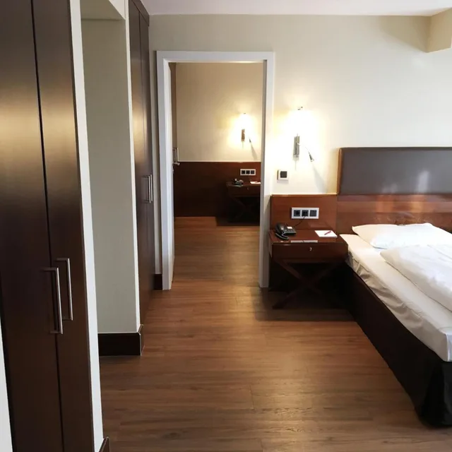 غرفة ديلوكس رباعية بسرير كينج، TOP Hotel Duerer 10/10