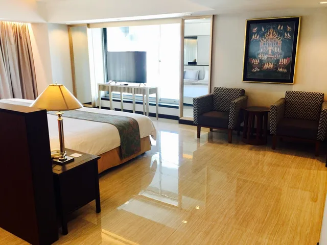 Residential, Suite، Indra Regent Hotel 5/8