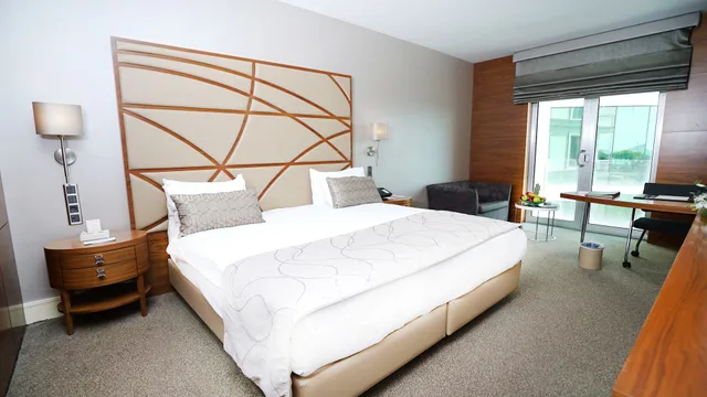 Connecting, Superior, King Bed, Partial Sea View, Cevahir Hotel Istanbul Asia 2/4
