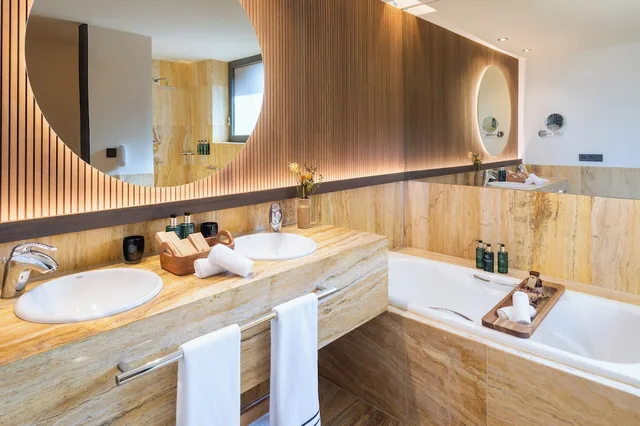The Level, Suite, King Bed، Melia Bilbao 3/4