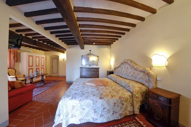 Panoramic, Suite, King Bed, Valley View, Balcony، San Michele 1/4