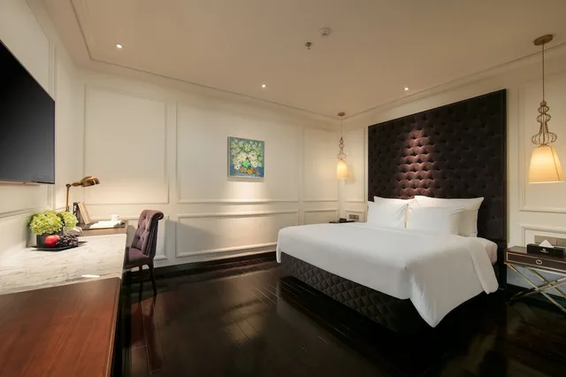 غرفة غراند ديلوكس بسرير كوين، Anatole Hotel Hanoi 1/8