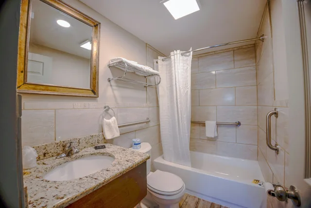 غرفة بسرير كينج لذوي الإعاقة لغير المدخنين، Sunrise Inn by OYO Titusville FL 10/10