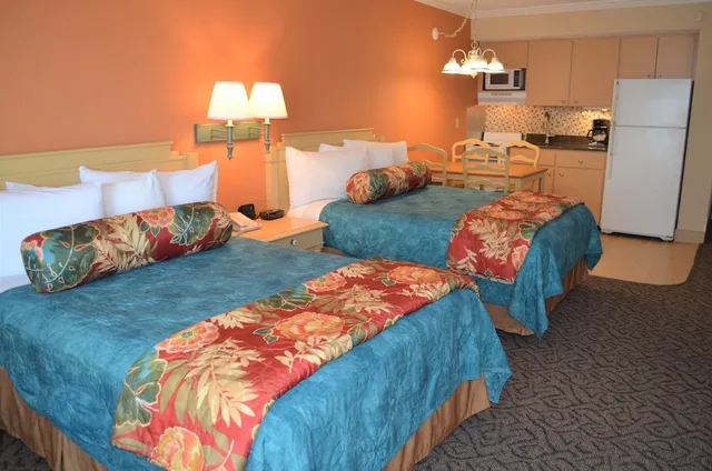 Guest Room, 2 Double Beds, Kitchen, Sun Viking Lodge 1/2